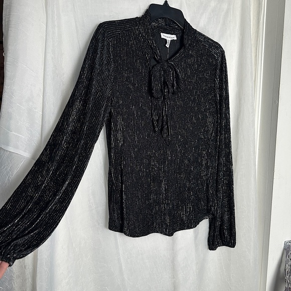 3/$20 💥 Long Sleeve Keyhole Bow Mock Neck Black & Silver Shimmery Blouse NWT - Picture 6 of 17